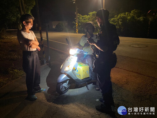 老翁獨自外出忘記回家的路 警方暖心協助平安返家