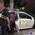 八旬婦人半夜徘徊街頭 太平警巡邏發現助返家
