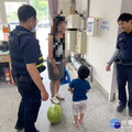 熱心民眾見走失孩童急報案 警即時協助平安返家