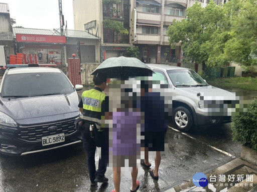 雨炸台中!太平一婦人外出散步受困 太平警獲報助返家