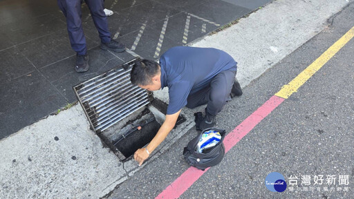 愛心卡掉落排水溝 竹市警助市民拾回