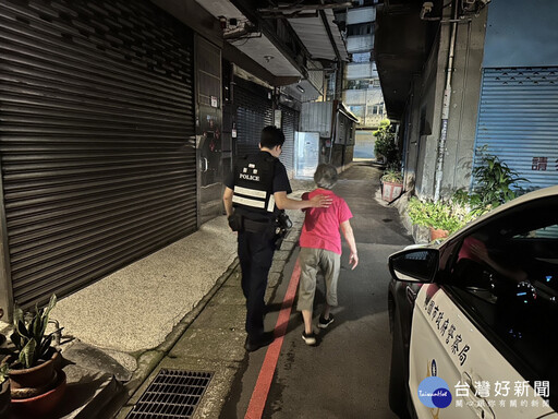 8旬老婦出門散步迷途 中壢警關鍵對話細膩助返家