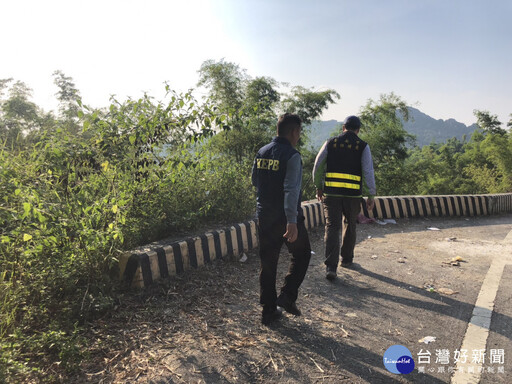 高雄月世界風景區遭棄置大量廢棄物 南市府將涉嫌業者移送地檢署偵辦