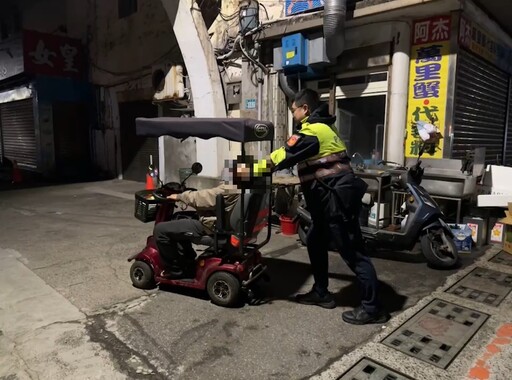 電動代步車沒電迷途老翁心慌慌｜金山警揪感心送回家