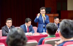 鄭正鈐要求中央公平分配稅款丨支持新竹交通發展
