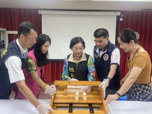 移民署行動列車駛入基隆｜跨部會聯合關懷新住民