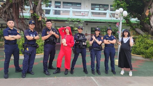 萬聖節將至! ｜警現身幼兒園大玩鬼抓人