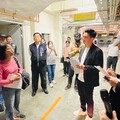 廖偉翔攜教文委員會考察台中校園｜老舊廁所與球場建設有望改善