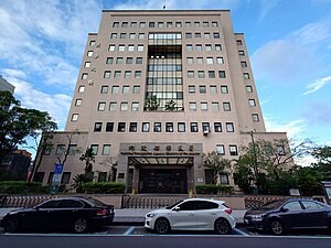 【獨】「移民署霸凌」謝姓專委遭調地不降反升!|移民署高層官官相護助長霸凌性騷風氣?!