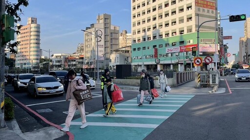 元宵節氣氛融入開學日｜警察叔叔啟動護童勤務受好評