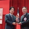 「全能老師」陳彥韋榮登全國社會優秀青年！｜教育現場燃起希望之火