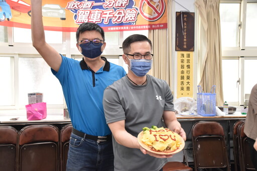 警爸變大廚!母親節「蛋炒飯對決」 笑聲與感動滿場飛