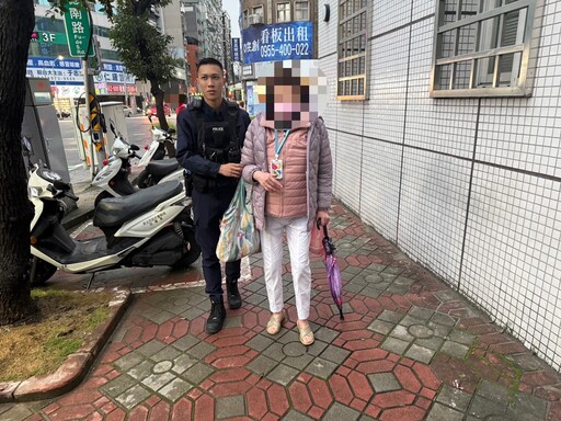 阿婆行動不便路邊徘徊 三重值班警敏銳察覺暖心關懷