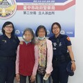 烈日曝曬險象環生 老嫗倒臥路旁民眾急報警