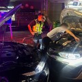 民車拋錨山區求助無門 警「一動作」助脫困