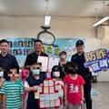 環島途中遇見溫暖！ 學生巧遇阿惠姐與基二警攜手宣導反詐