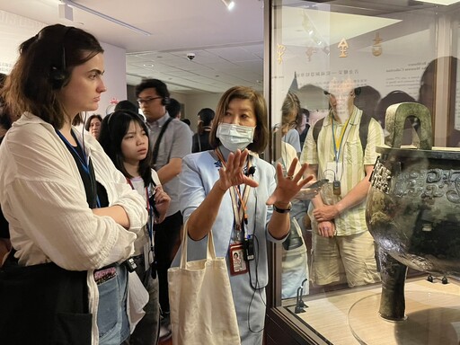 臺北市服務站攜手師大!帶領外籍生參訪故宮驚嘆文物之美與文字奧妙