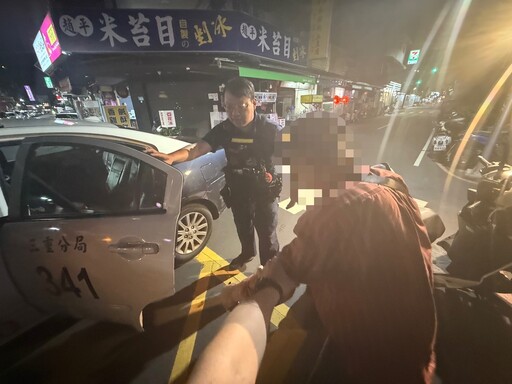 老翁走失引家人心急 三重員警細心查身分即時救援