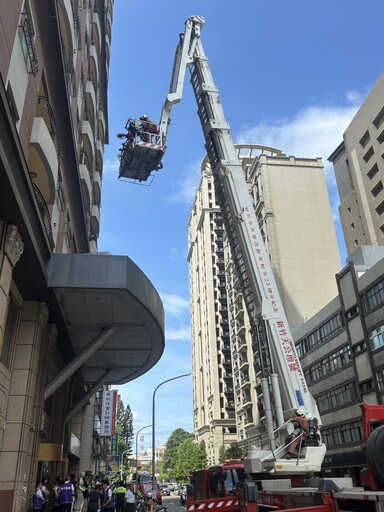 竹市敦煌大樓辦大型消防演練 同禾物業推防災士提升社區安全