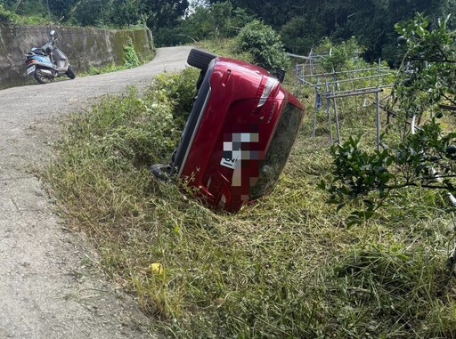 導航帶錯路？石岡蜿蜒小巷再傳車輛滑落意外