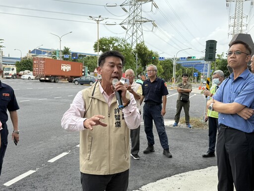 沿海路捷運施工+貨櫃車壅塞 許智傑籲加速工程、導入智慧號誌