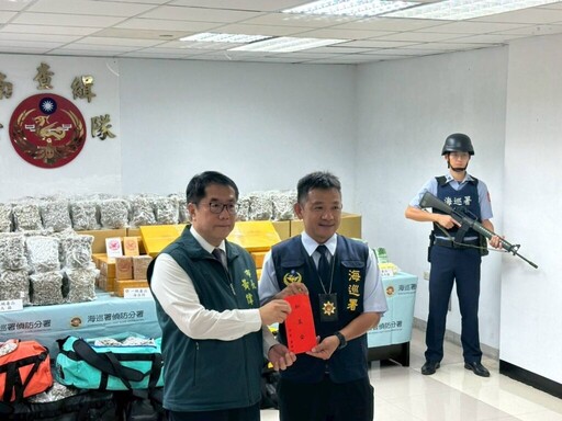 隨護漁查獲偷渡外籍船 海巡署緝毒逾700公斤市值超過15億