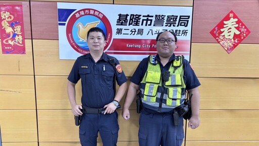 街頭驚見男子倒臥車頭前 基二警即時處置確保安全