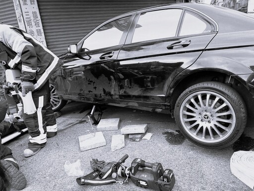 春日路車禍22歲騎士不治 家屬徵行車紀錄器釐清事故