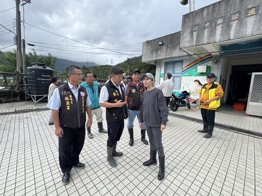 「鳳凰颱風重創花蓮」! 張峻、高金素梅直赴明利村:堤防潰決原因必須查明、政府責任不能逃