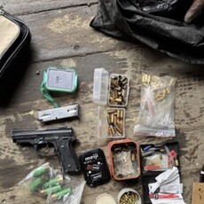 海巡署聯手霹靂小組破獲槍毒集團 起出改造槍枝、海洛因