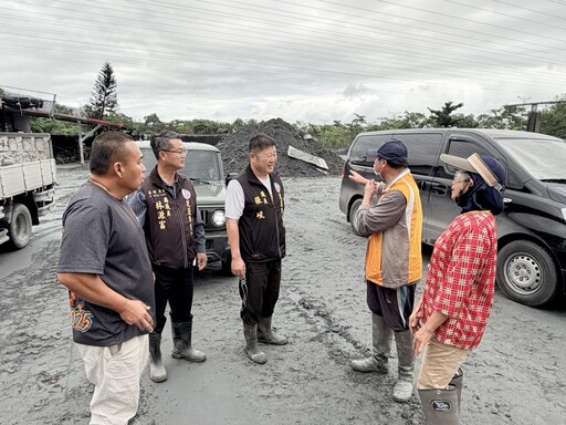 鳳凰颱風外圍環流重創鳳林 張峻議長勘災籲加速復原並感謝國軍投入搶修