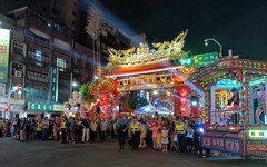 桃園慈護宮水燈遶境登場 桃警啟動交通疏導維安