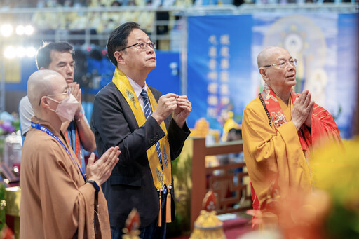 張善政參加新北慈法禪寺藥師佛文化節 為全球祈願和平安樂