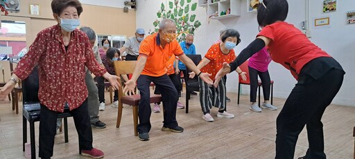 廣播名人王淑芳新書揭密 愛笑瑜伽助熟齡人生齊步走