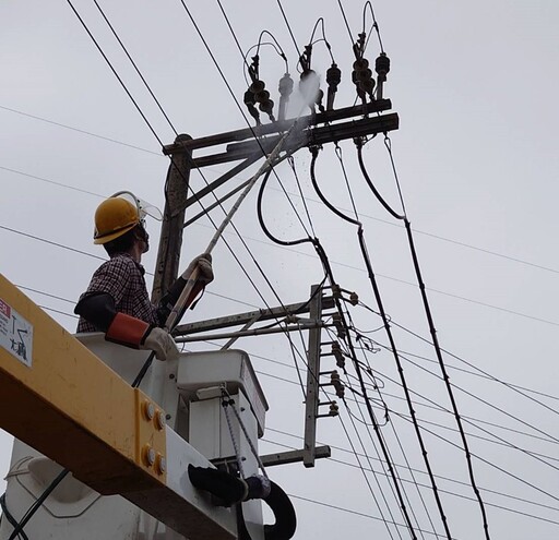 慎防山陀兒強風致鹽塵害 台電彰化區處加強防災作業