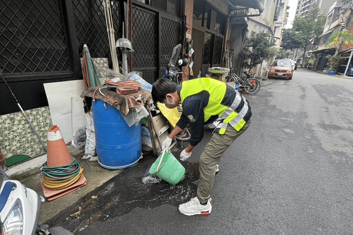 颱風過後疫情嚴峻 桃園環保局總動員清除積水容器 共同防堵登革熱