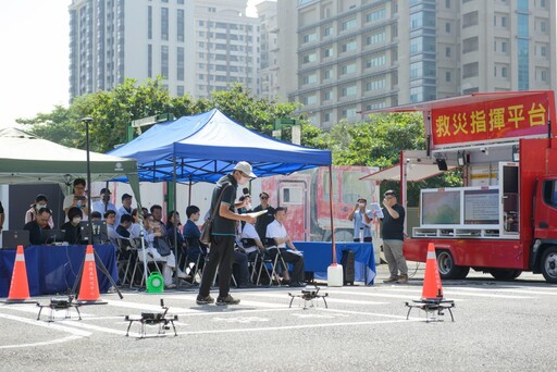 藏識科技與高雄市消防局聯合研發智慧安防無人機 創新消防救災技術