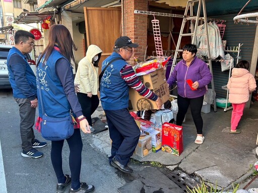 家扶北彰展愛隊走訪扶助家庭 傳愛送暖 陪伴孩子溫馨過新年