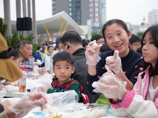 高雄米食節 蛇（什）麼都好吃 中央公園成為熱鬧的米食博覽會