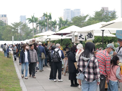 高雄米食節 蛇（什）麼都好吃 中央公園成為熱鬧的米食博覽會