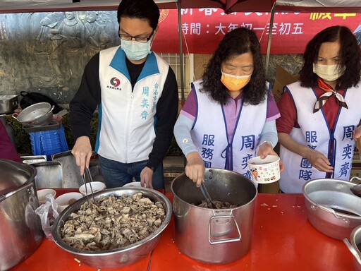 也是受災戶的市議員周奕齊仍全力協助災民 盼南市府春節前入帳慰問金