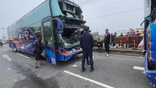 影音/進香團遊覽車嘉義新港追撞 24人受傷送醫