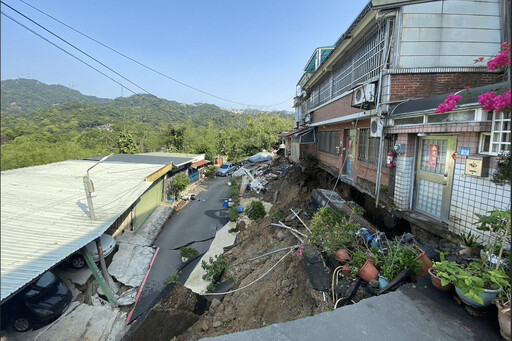 0403地震重創新店道路 養工處搶修一年讓居民安心回家