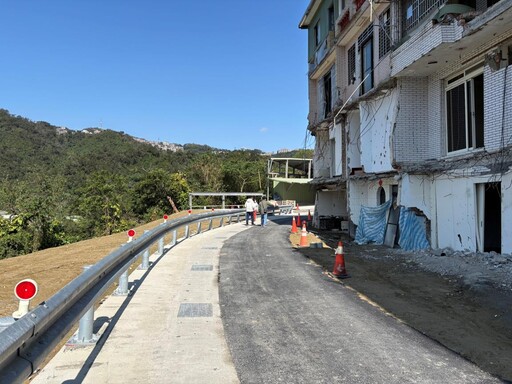 0403地震重創新店道路 養工處搶修一年讓居民安心回家