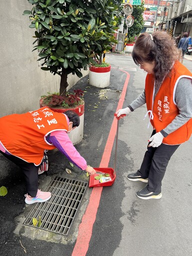 迎接地球日 新北環保局與慈心基金會號召百人淨街