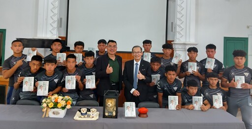 醫學與人文交織的生命告白 杜元坤《初心不退》新書發表會南一中感動登場