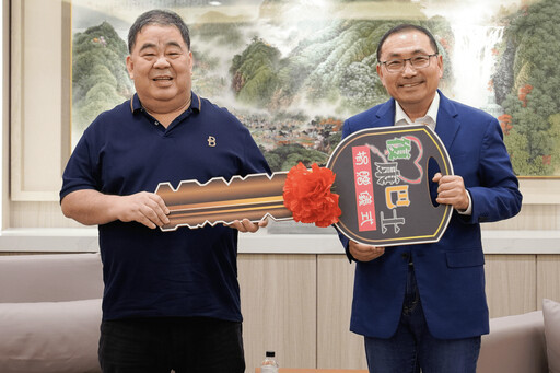 侯友宜鐵粉林宴臨 面對中美貿易壓力 仍堅持公益捐贈不間斷