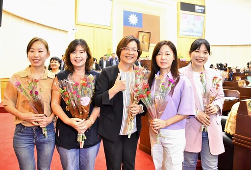 彰化縣議會第20屆第5次定期會 母親節府會共同推廣在地花卉獻祝福