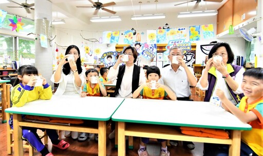 彰縣自籌8,000萬推動「生生有鮮乳」政策 縣長視察成果
