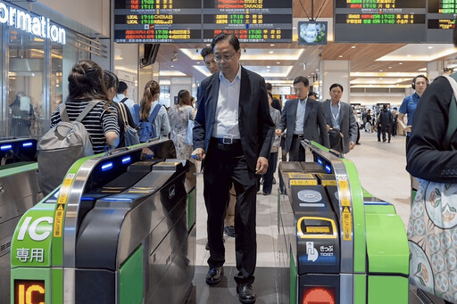張善政率團考察JR中央線 借鏡日本軌道經濟 為桃園軌道發展取經